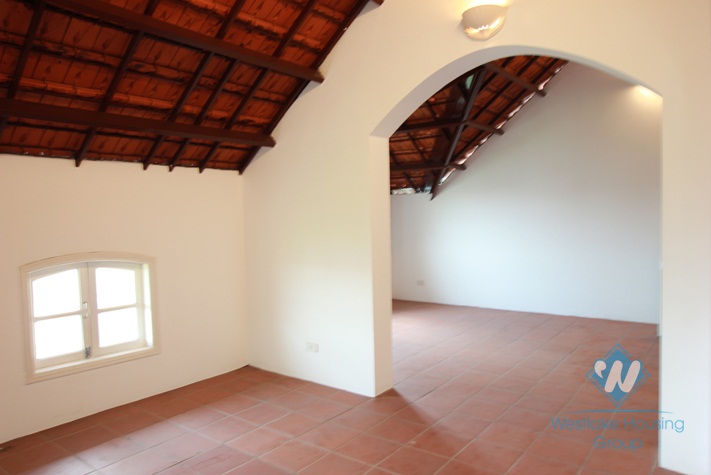 Beautiful house with nice garden for lease in Au co st, Tay Ho District